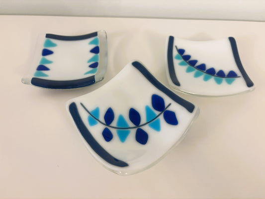 Small blue bowls