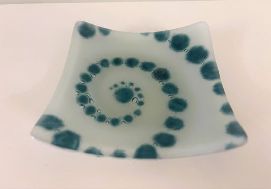 Blue circular pattern dish