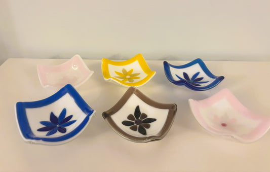 Set of 6 small bowls
