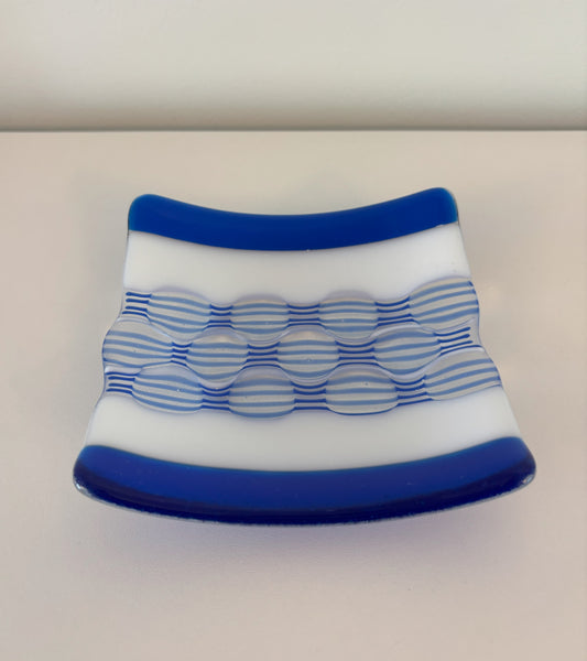 Small blue optical illusion dish