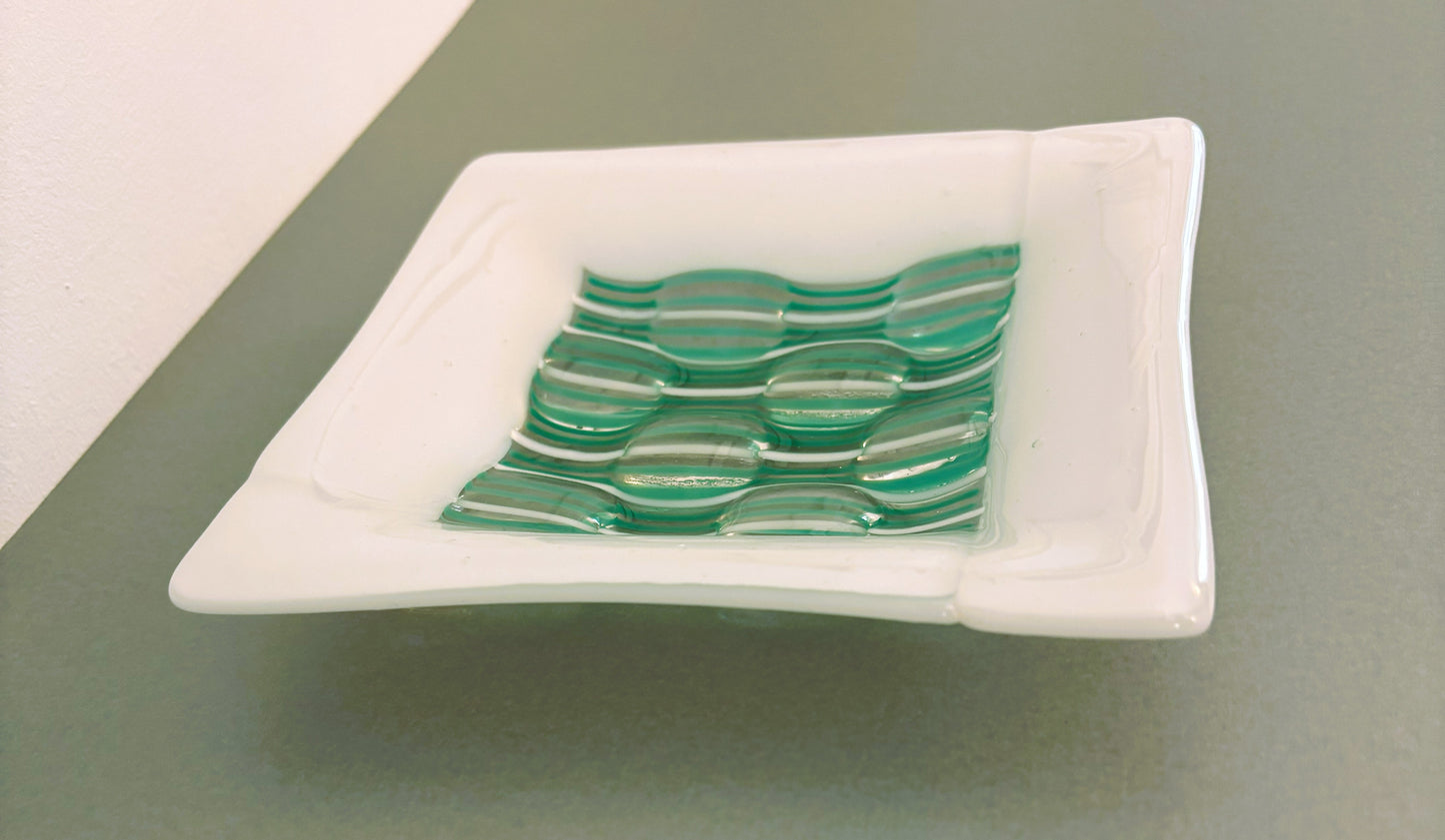 Optical Illusion dish